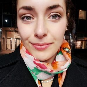 Meet your Posher, Hannah